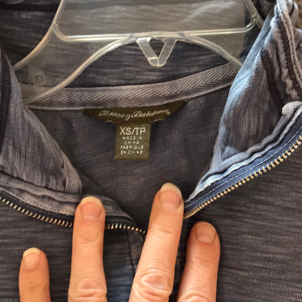 Tommy Bahama sweatshirt - Picture 3 of 7